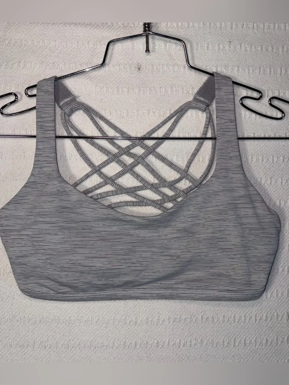 Lululemon Free To Be Sports Bra Womens Size 6 Yoga Athleisure Workout Gym